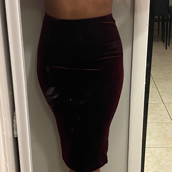 MIDI skirt - Picture 1 of 2
